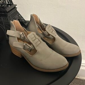 SODA Spring Ankle Booties Size 8.5